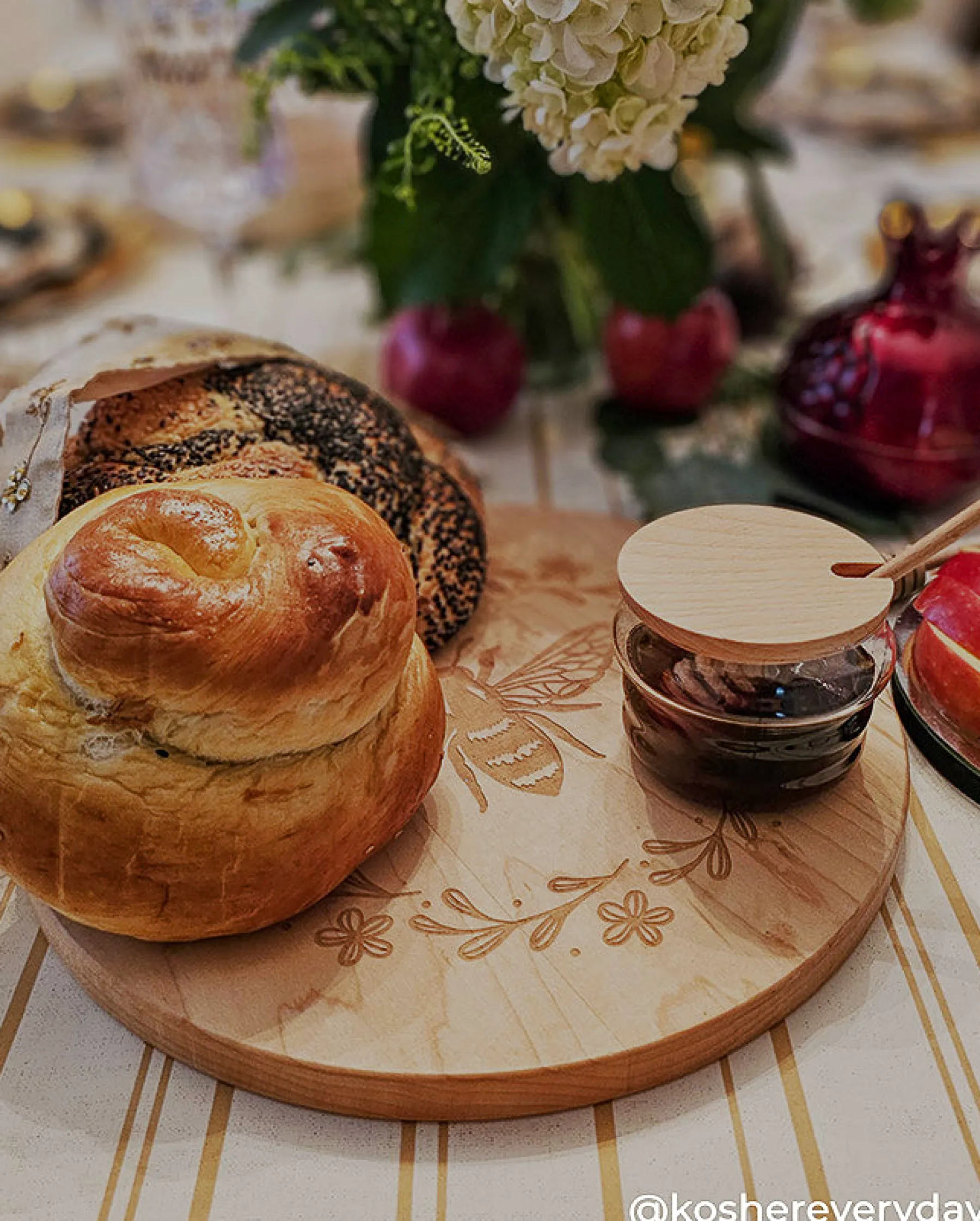 Artisan Round Board | Honeybee | 16 x 12"-Maple Discount