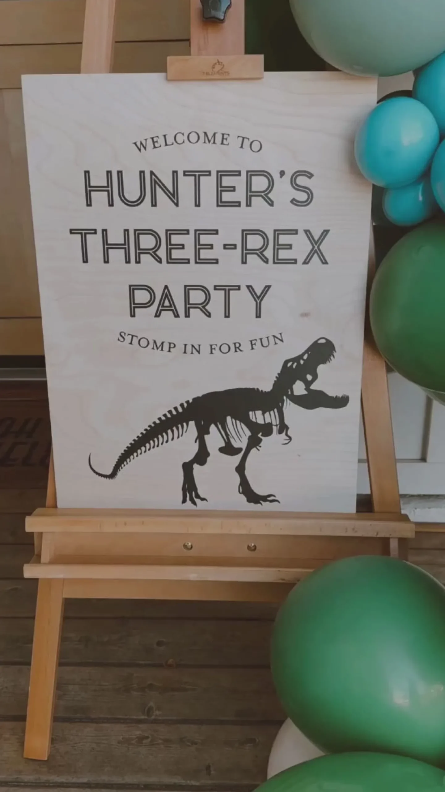 Dinner Plate Rawr-some Foil/8pk-Sugarplum Hot