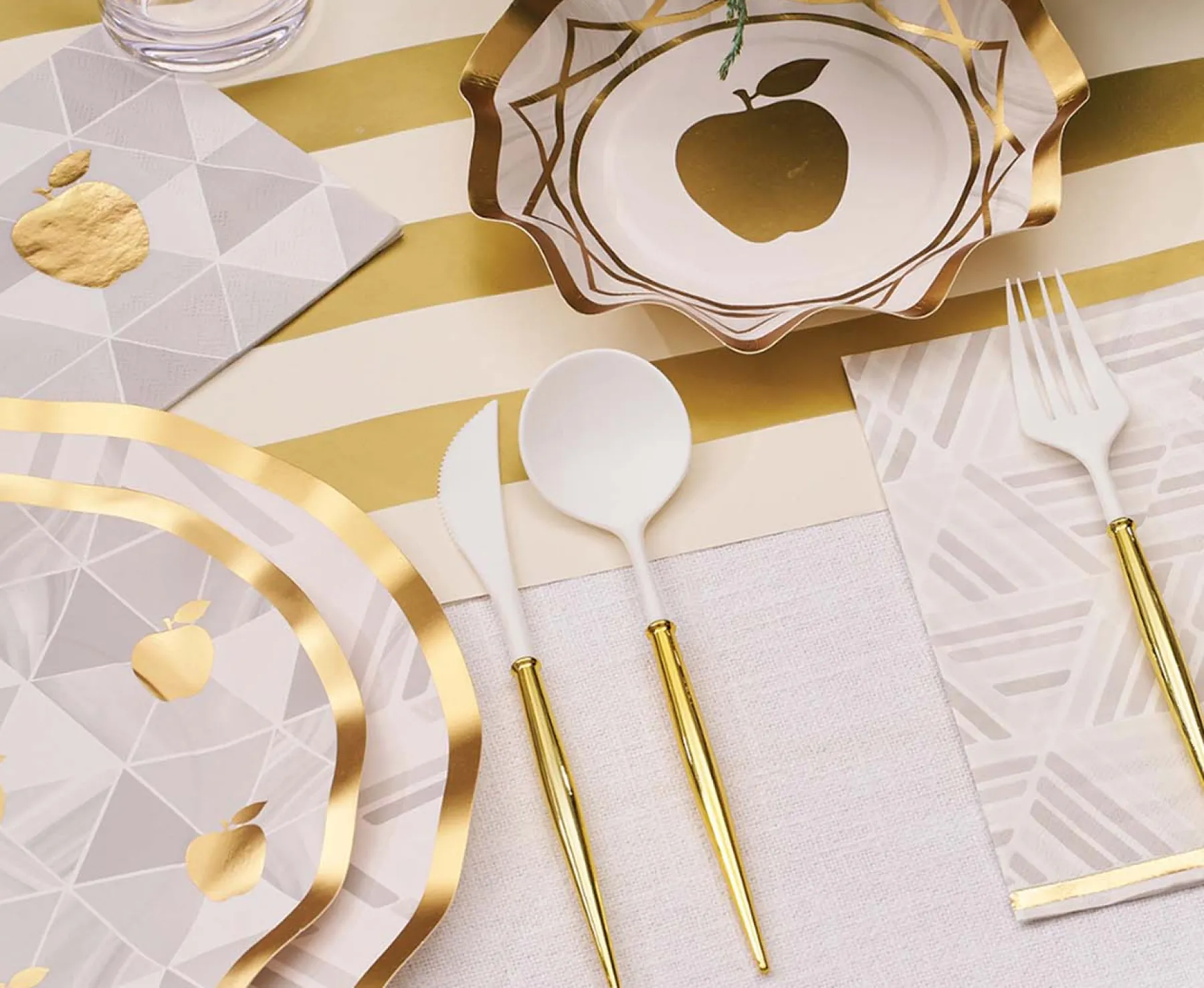 Gold Bella Assorted Plastic Cutlery/24pc, Service for 8-Sophistiplate Hot