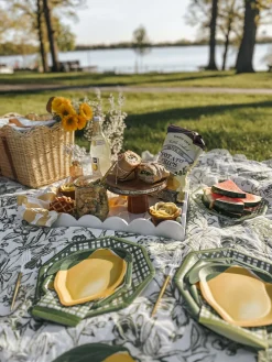 Lemon and Stem Table Setting-Sophistiplate Hot
