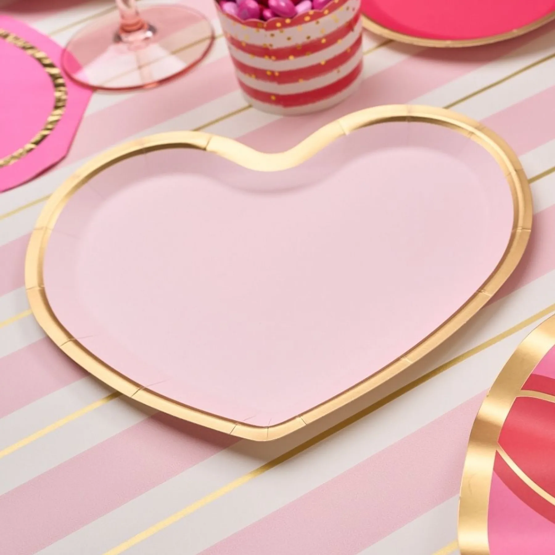 Love Notes Table Setting-Sophistiplate Best