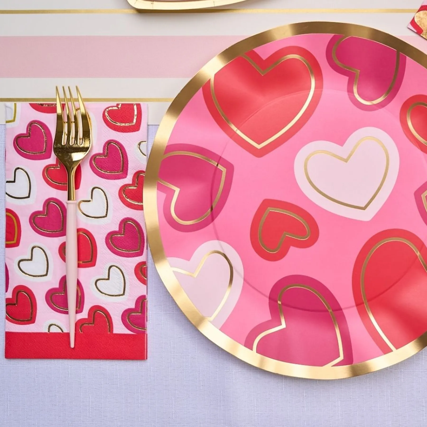 Wavy Dinner Plate Love Notes/8 pkg-Sophistiplate Fashion